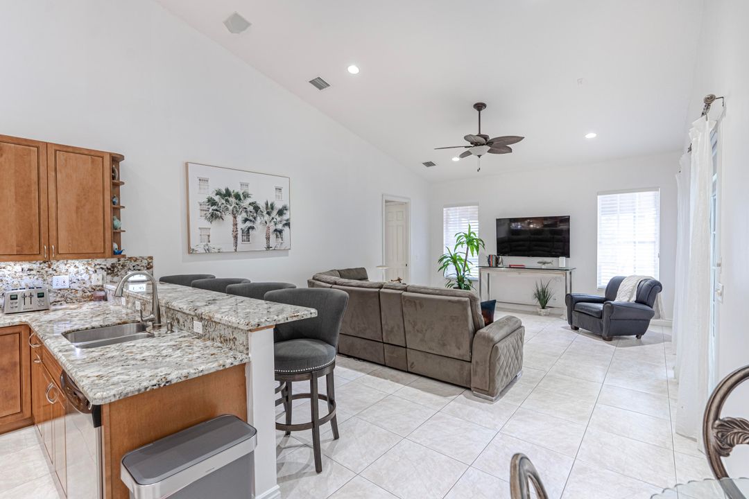 В аренду: $20,000 (5 спален, 4 ванн, 3598 Квадратных фут)