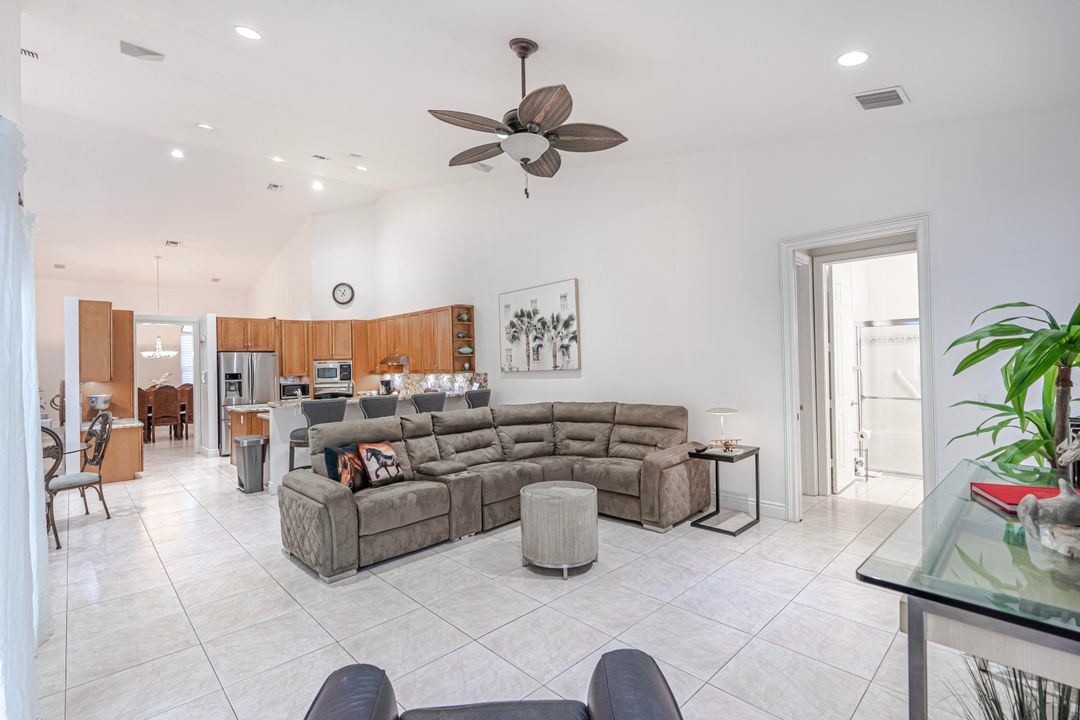 В аренду: $20,000 (5 спален, 4 ванн, 3598 Квадратных фут)