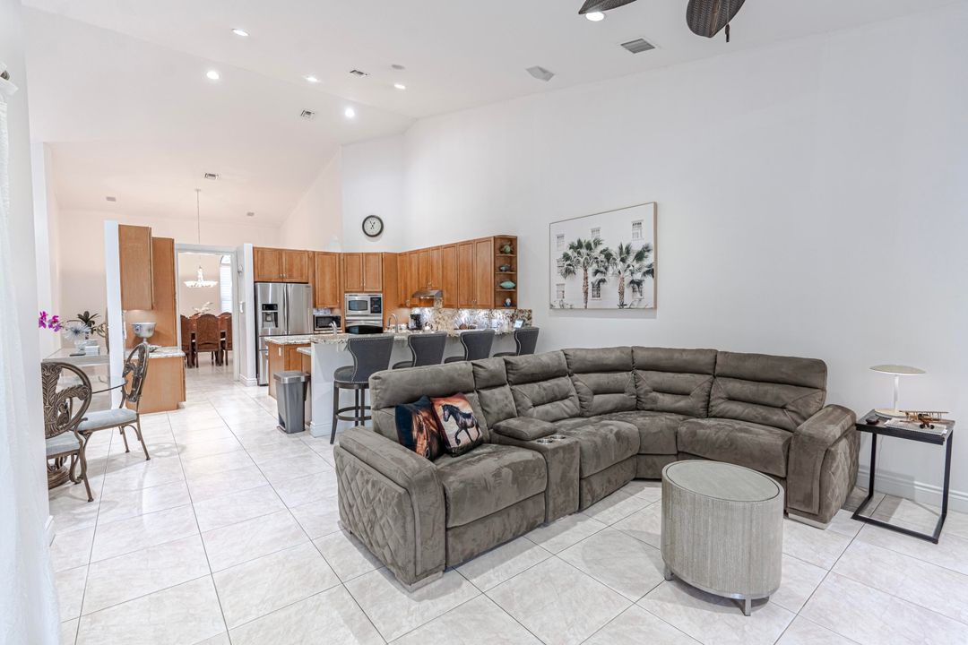 В аренду: $20,000 (5 спален, 4 ванн, 3598 Квадратных фут)