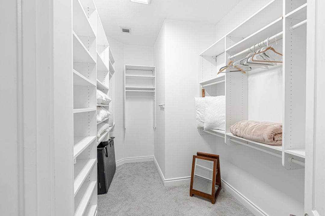 В аренду: $20,000 (5 спален, 4 ванн, 3598 Квадратных фут)