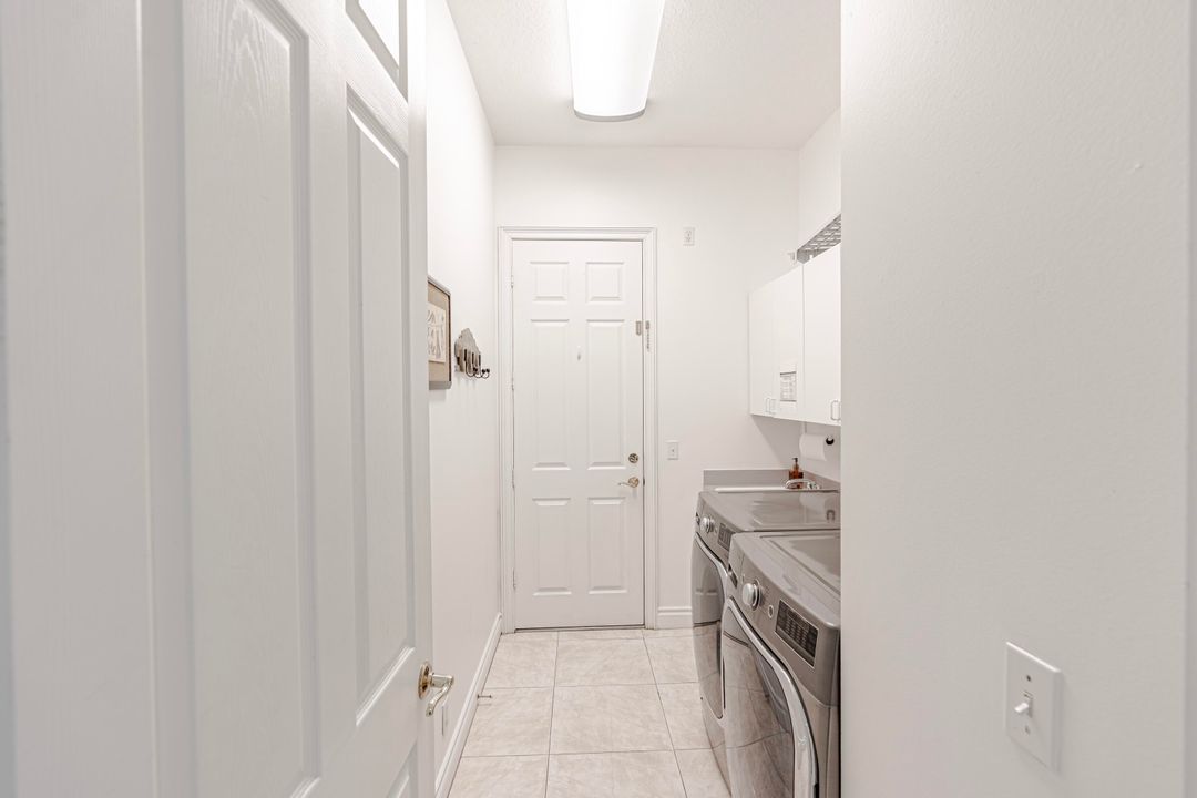 В аренду: $20,000 (5 спален, 4 ванн, 3598 Квадратных фут)