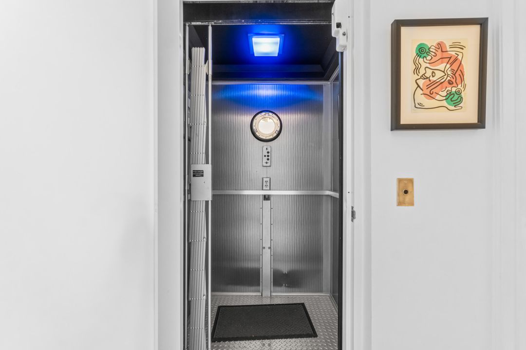 For Rent: $28,500 (3 beds, 2 baths, 2810 Square Feet)