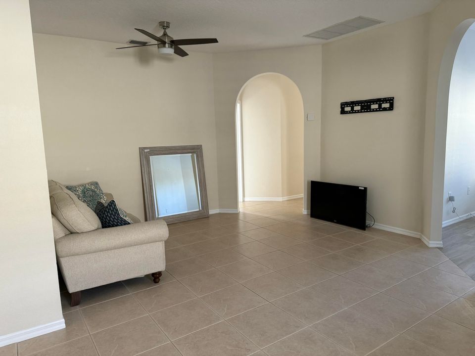 На продажу: $332,500 (2 спален, 2 ванн, 1482 Квадратных фут)