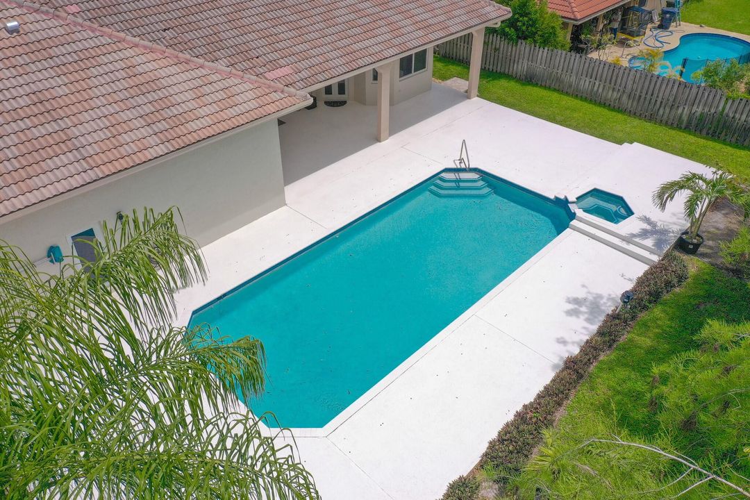 For Sale: $900,000 (4 beds, 3 baths, 2942 Square Feet)