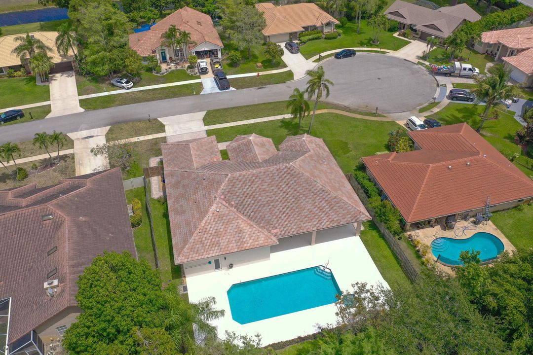 For Sale: $900,000 (4 beds, 3 baths, 2942 Square Feet)