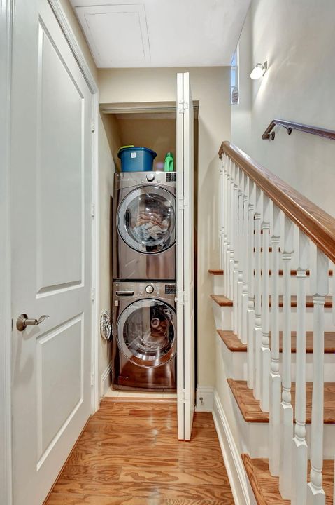 合同活跃: $5,200 (3 贝兹, 3 浴室, 1617 平方英尺)