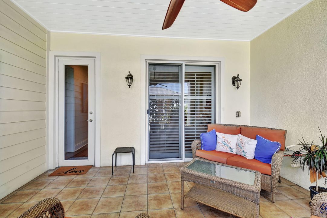 合同活跃: $5,200 (3 贝兹, 3 浴室, 1617 平方英尺)