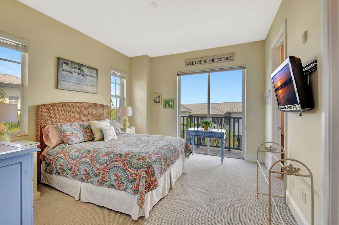 合同活跃: $5,200 (3 贝兹, 3 浴室, 1617 平方英尺)