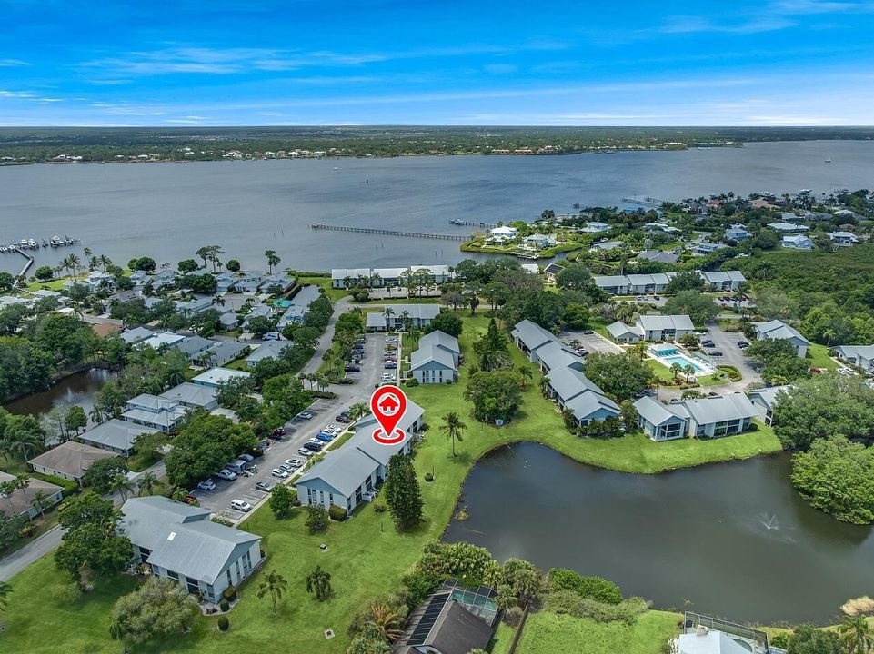 For Sale: $265,000 (2 beds, 2 baths, 1047 Square Feet)