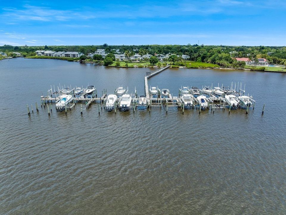 For Sale: $265,000 (2 beds, 2 baths, 1047 Square Feet)