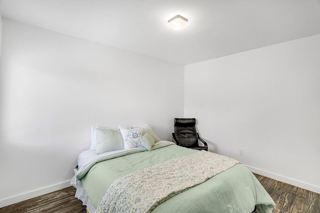 For Sale: $265,000 (2 beds, 2 baths, 1047 Square Feet)