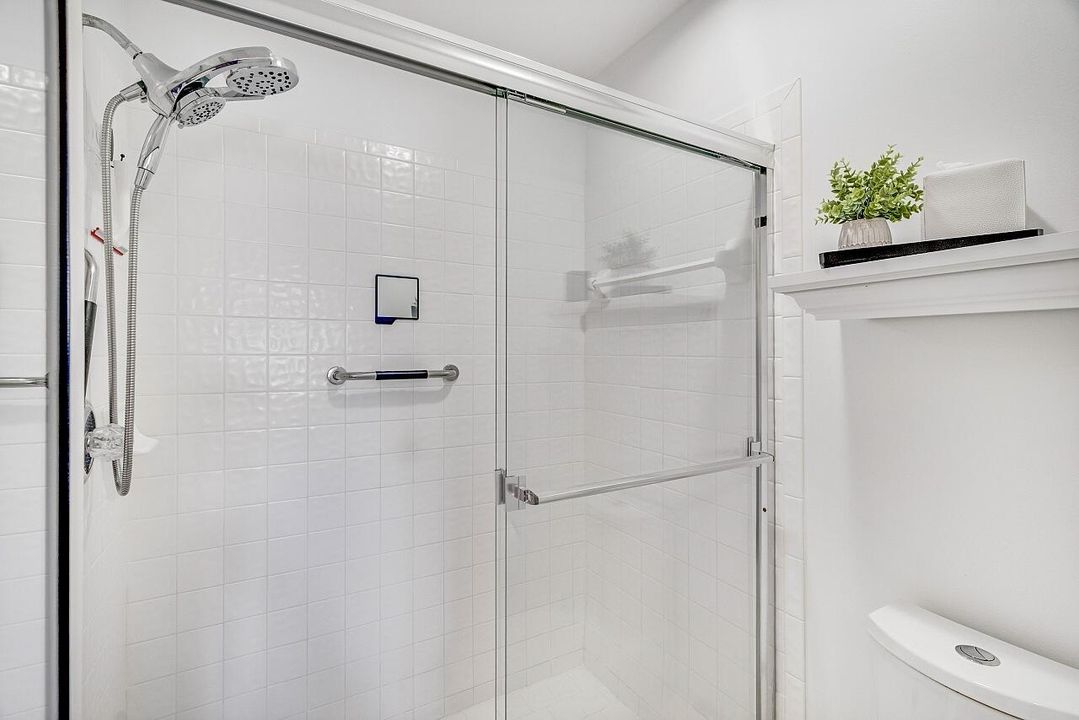 For Sale: $265,000 (2 beds, 2 baths, 1047 Square Feet)