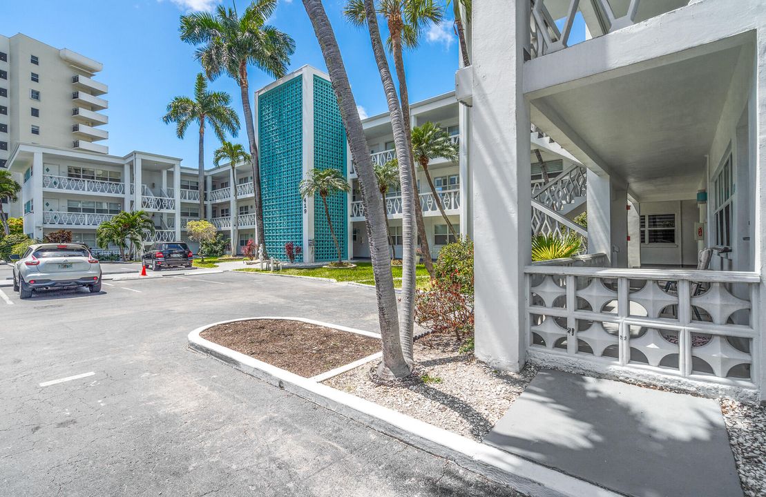 待售: $154,500 (1 贝兹, 1 浴室, 650 平方英尺)