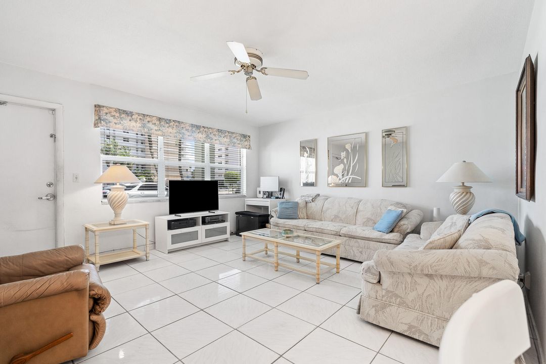 待售: $154,500 (1 贝兹, 1 浴室, 650 平方英尺)