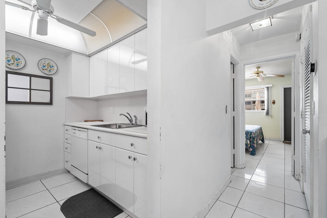 待售: $154,500 (1 贝兹, 1 浴室, 650 平方英尺)