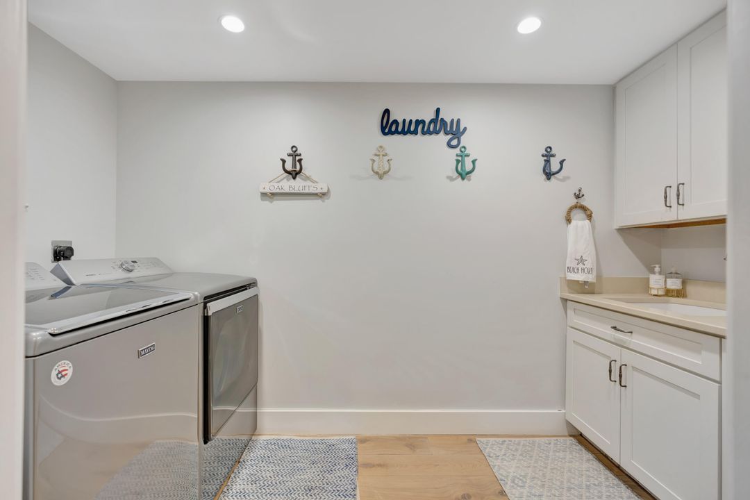 For Sale: $3,100,000 (3 beds, 3 baths, 2825 Square Feet)