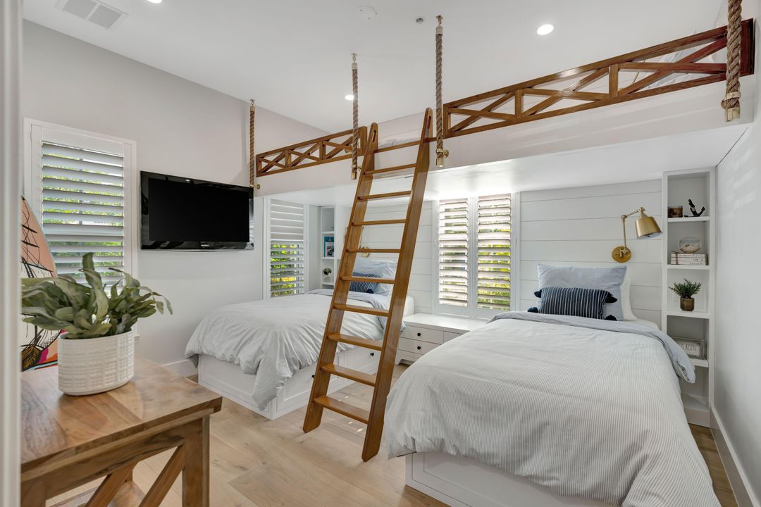 For Sale: $3,100,000 (3 beds, 3 baths, 2825 Square Feet)