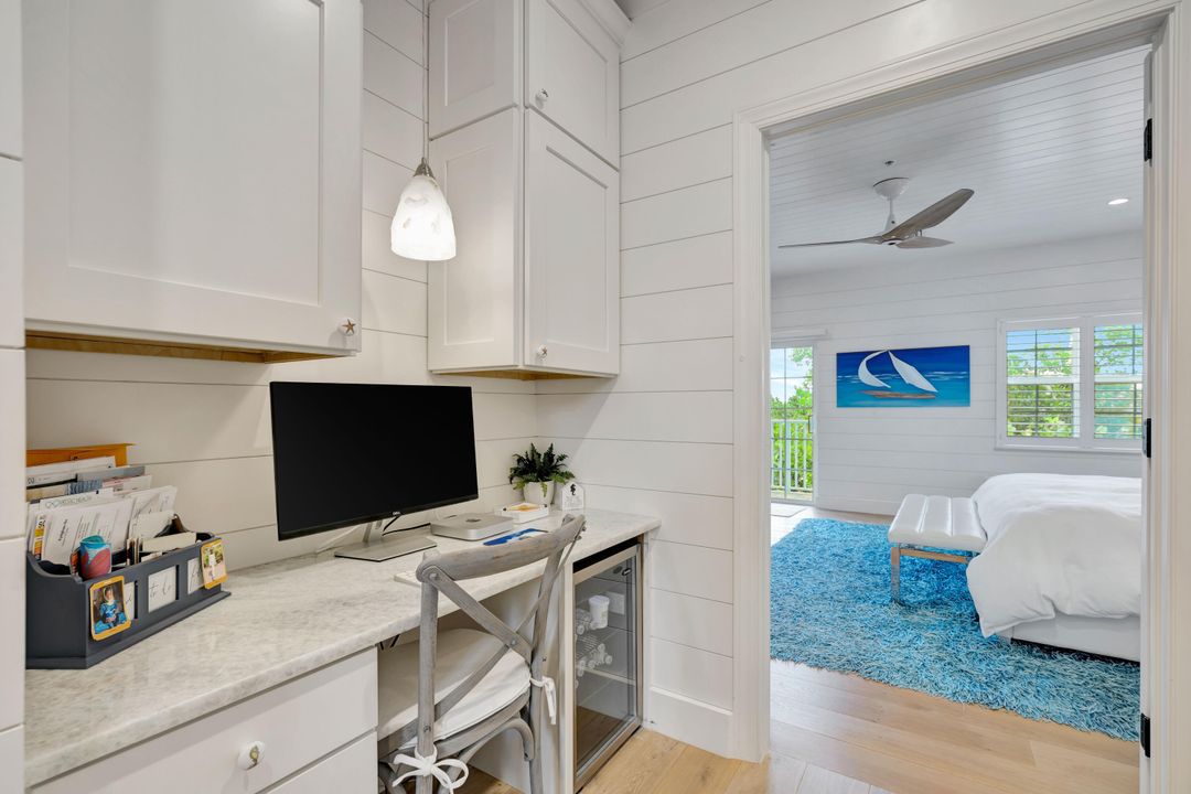 For Sale: $3,100,000 (3 beds, 3 baths, 2825 Square Feet)