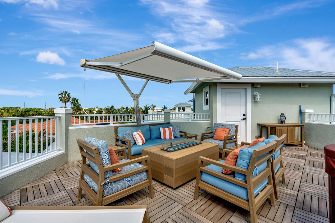 For Sale: $3,100,000 (3 beds, 3 baths, 2825 Square Feet)