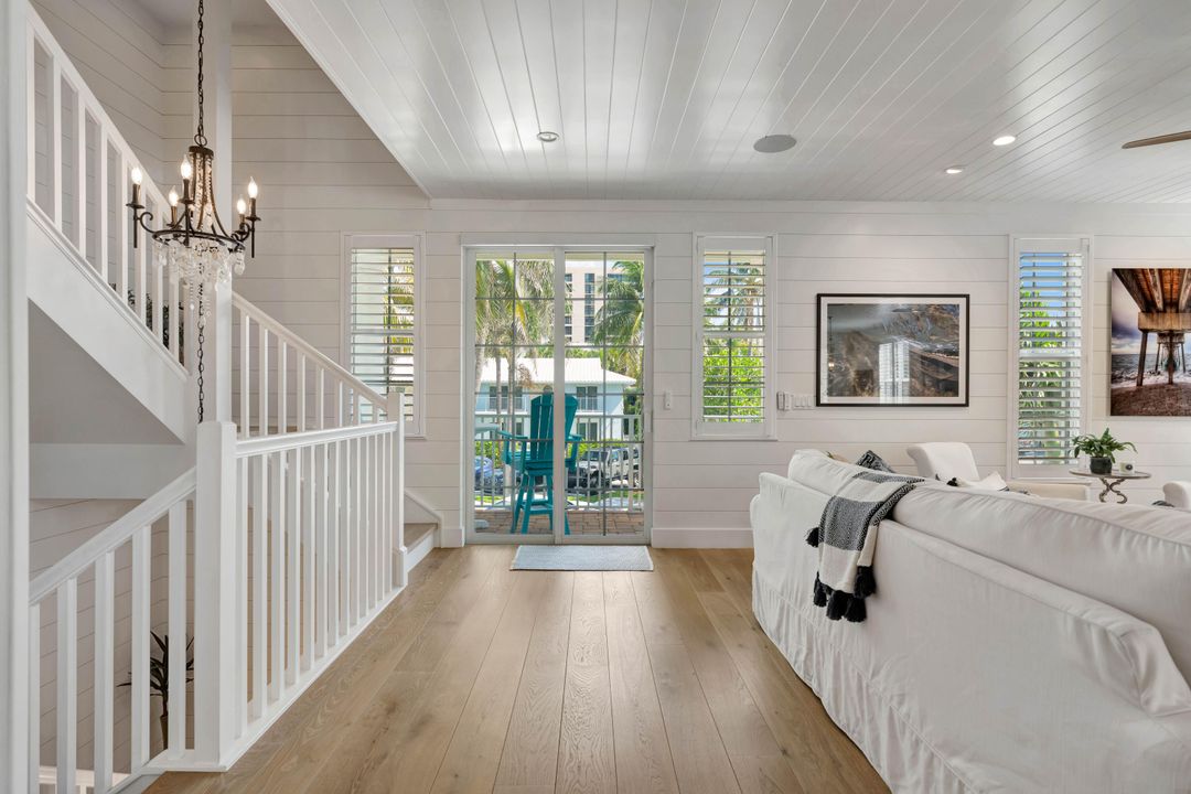 For Sale: $3,100,000 (3 beds, 3 baths, 2825 Square Feet)