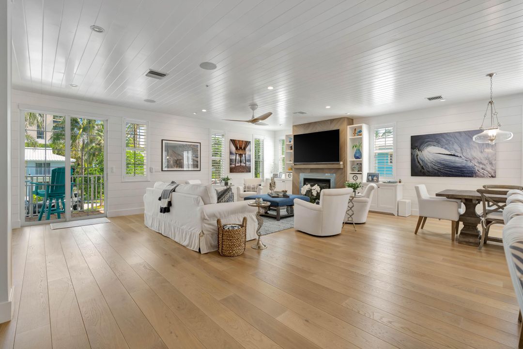 For Sale: $3,100,000 (3 beds, 3 baths, 2825 Square Feet)