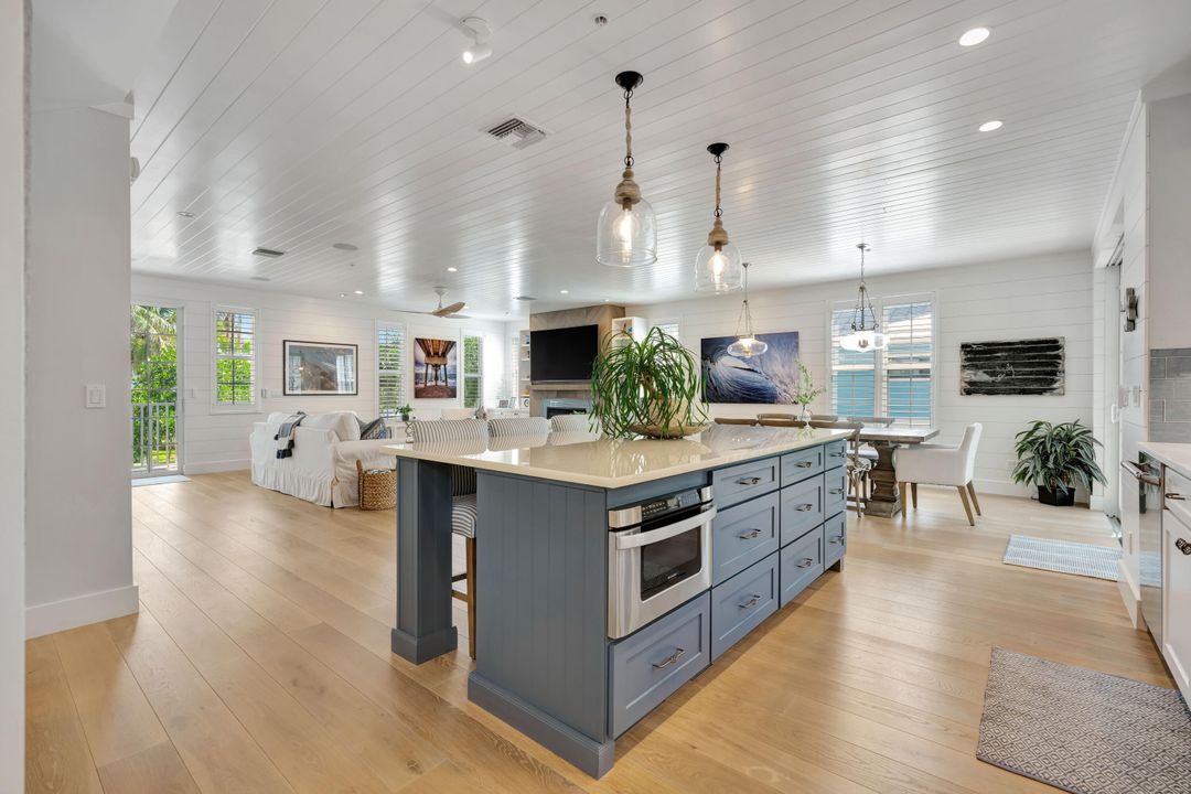 For Sale: $3,100,000 (3 beds, 3 baths, 2825 Square Feet)