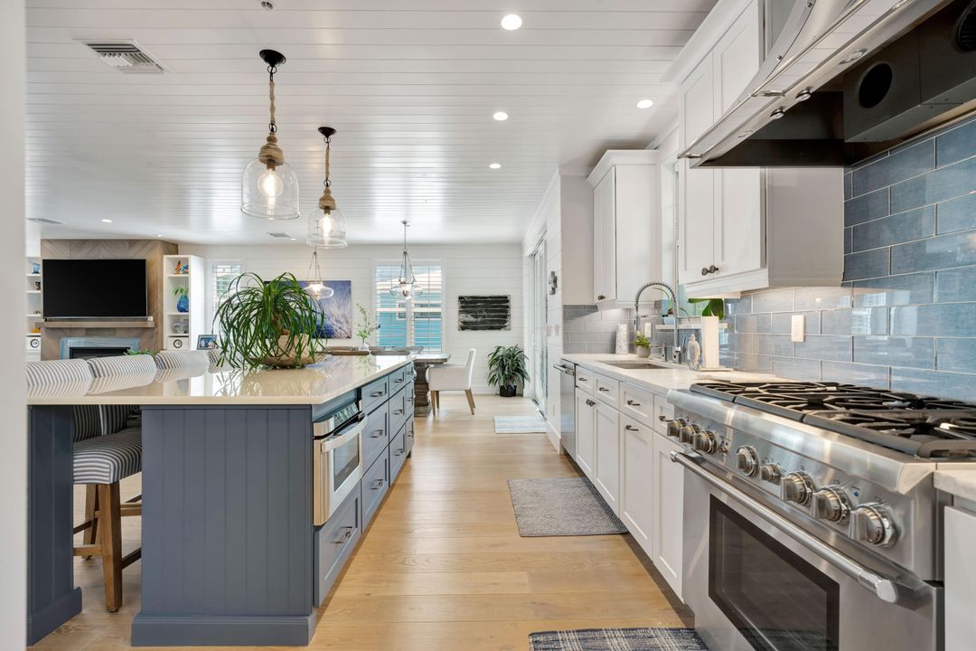 For Sale: $3,100,000 (3 beds, 3 baths, 2825 Square Feet)