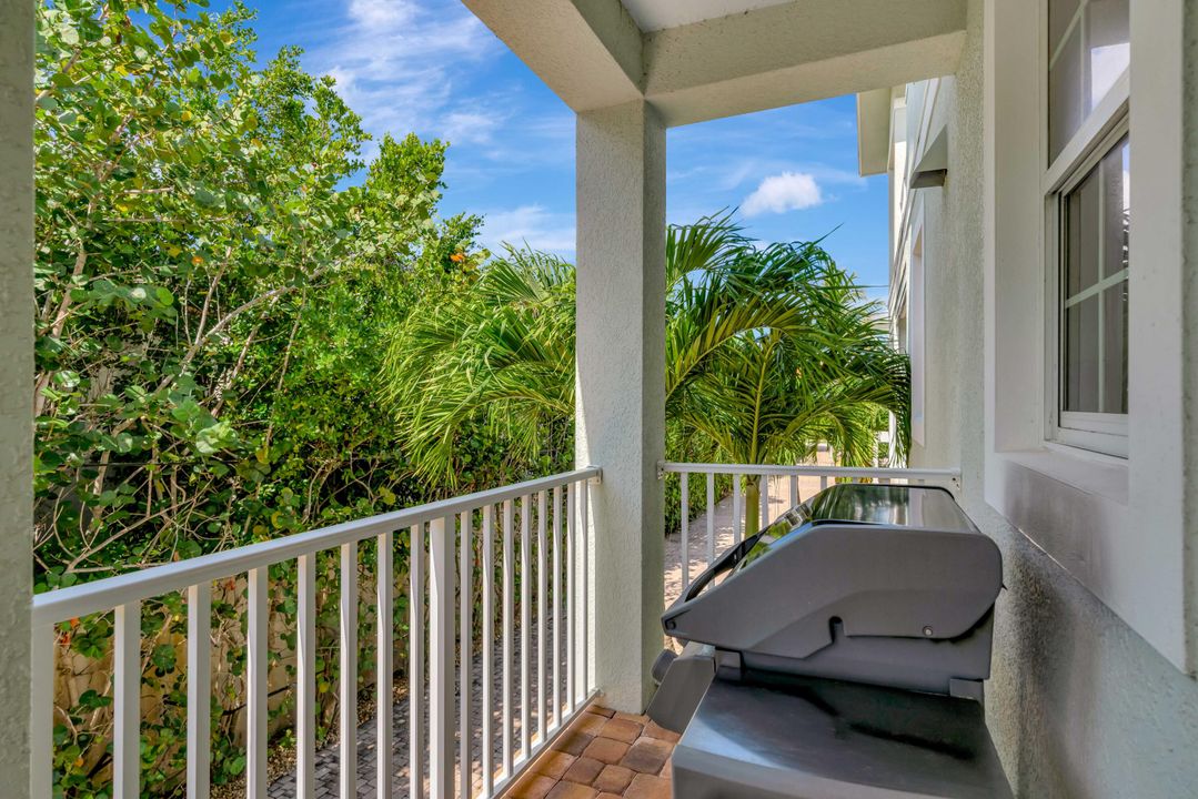 For Sale: $3,100,000 (3 beds, 3 baths, 2825 Square Feet)