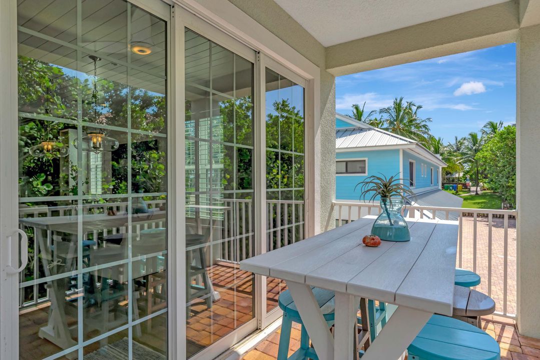 For Sale: $3,100,000 (3 beds, 3 baths, 2825 Square Feet)