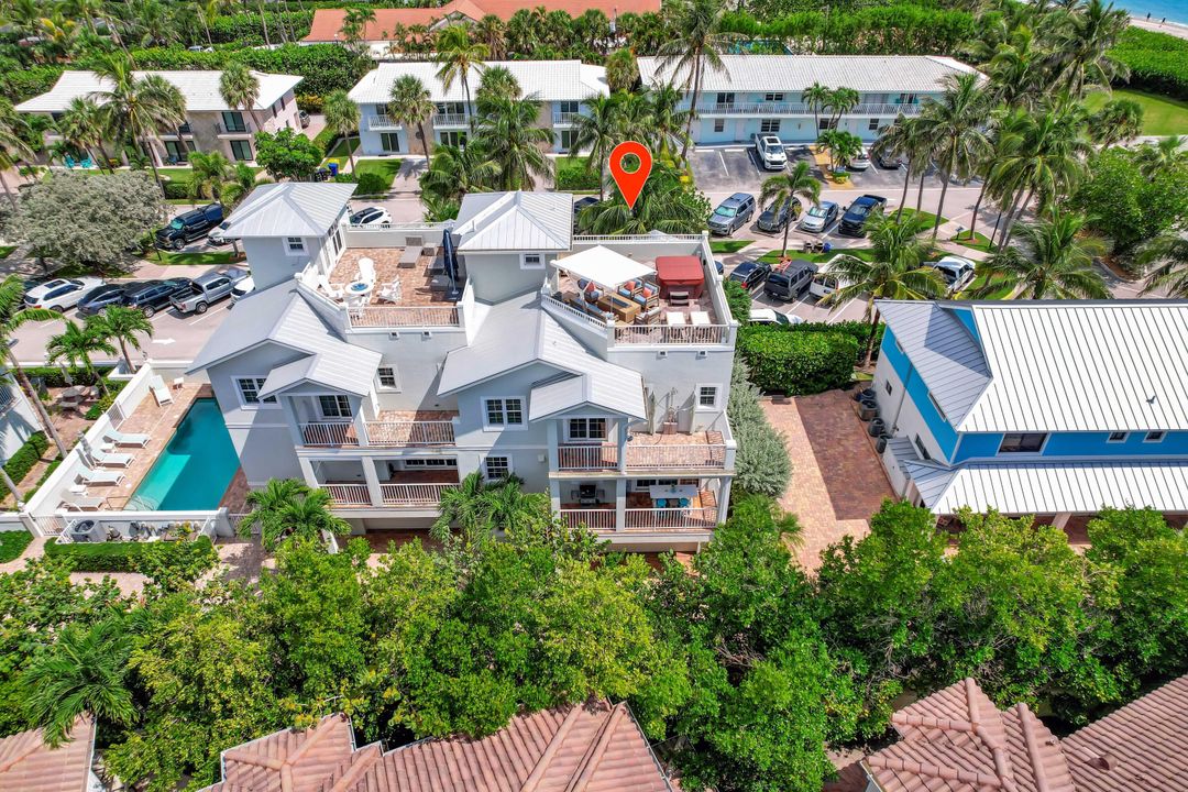 For Sale: $3,100,000 (3 beds, 3 baths, 2825 Square Feet)