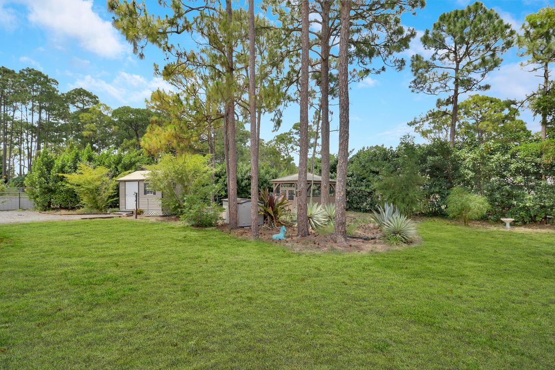 合同活跃: $670,000 (4 贝兹, 2 浴室, 1977 平方英尺)