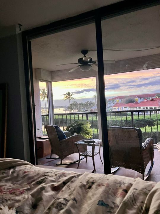 На продажу: $296,000 (2 спален, 2 ванн, 1047 Квадратных фут)