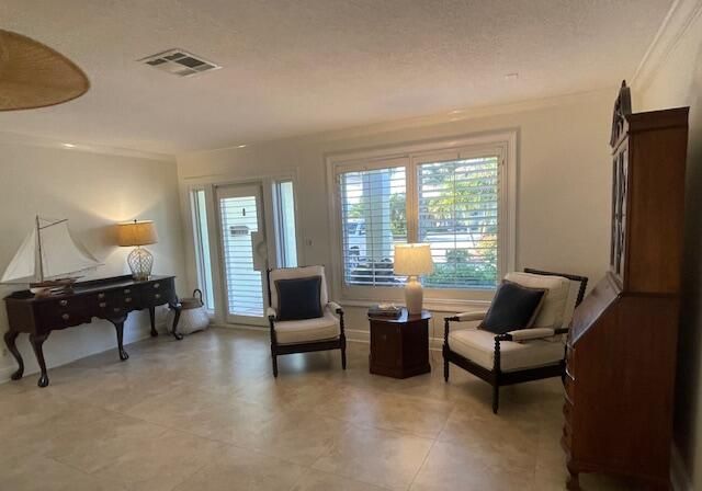 For Sale: $815,000 (3 beds, 2 baths, 1734 Square Feet)