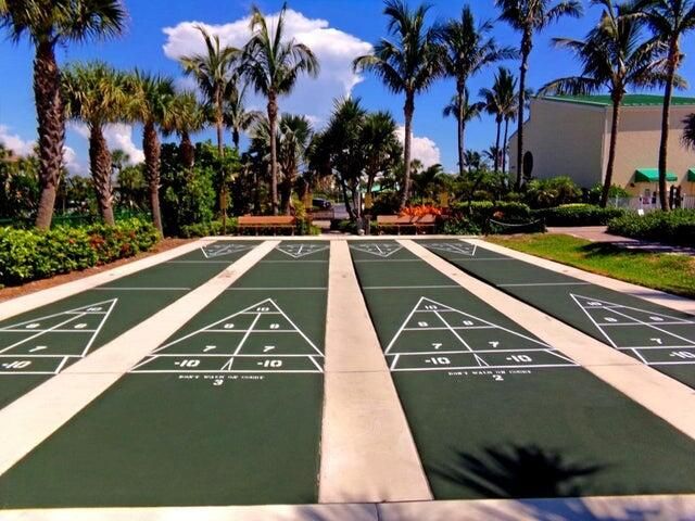 Active With Contract: $207,000 (1 beds, 1 baths, 689 Square Feet)