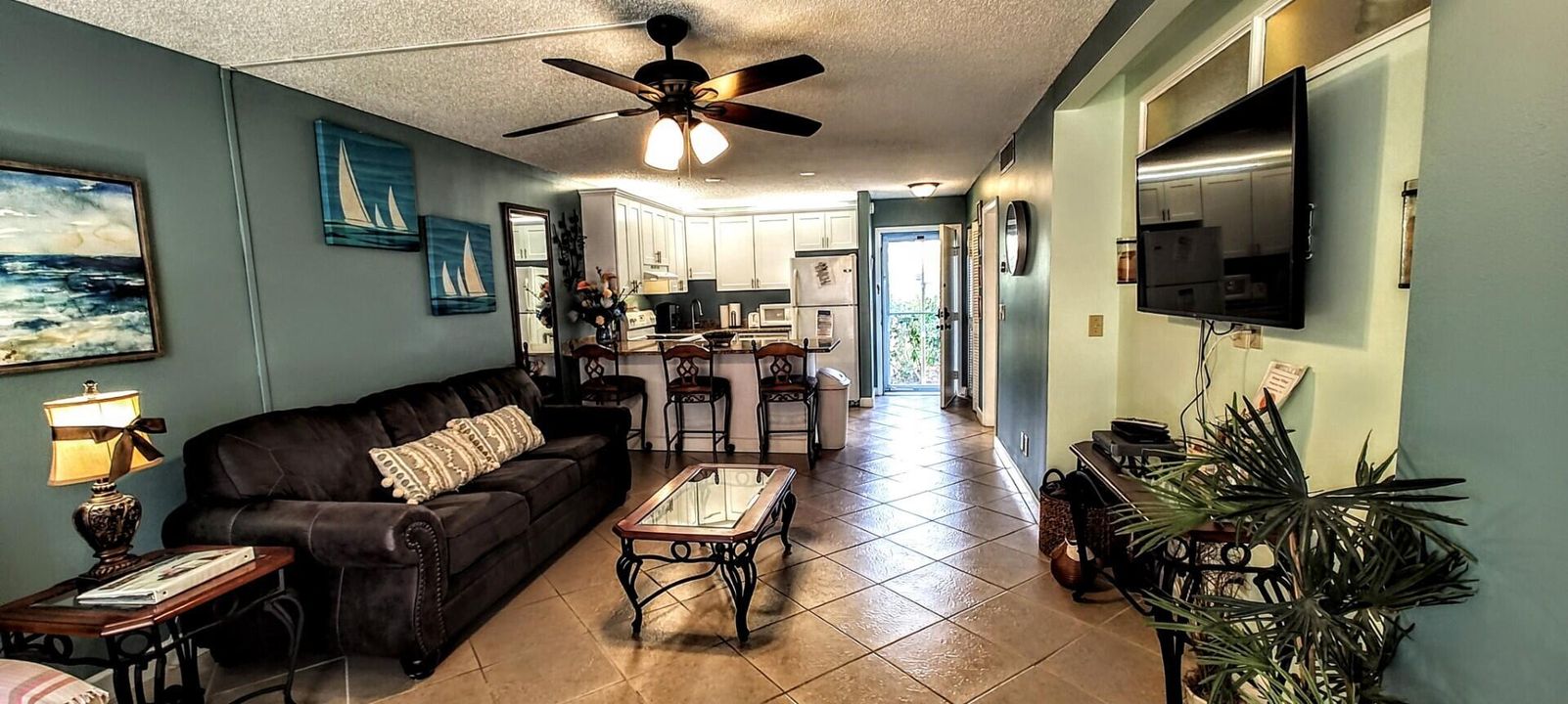 Active With Contract: $207,000 (1 beds, 1 baths, 689 Square Feet)