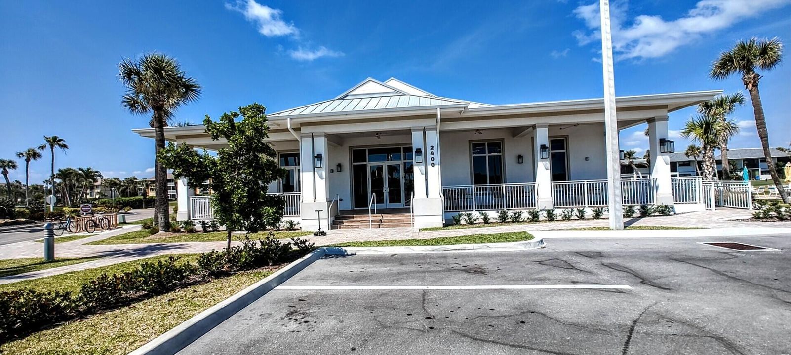 Active With Contract: $207,000 (1 beds, 1 baths, 689 Square Feet)