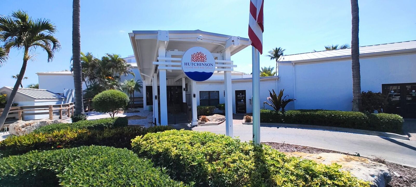 Active With Contract: $207,000 (1 beds, 1 baths, 689 Square Feet)