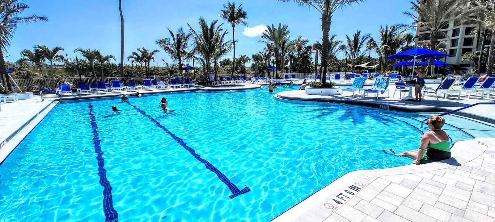 Active With Contract: $207,000 (1 beds, 1 baths, 689 Square Feet)