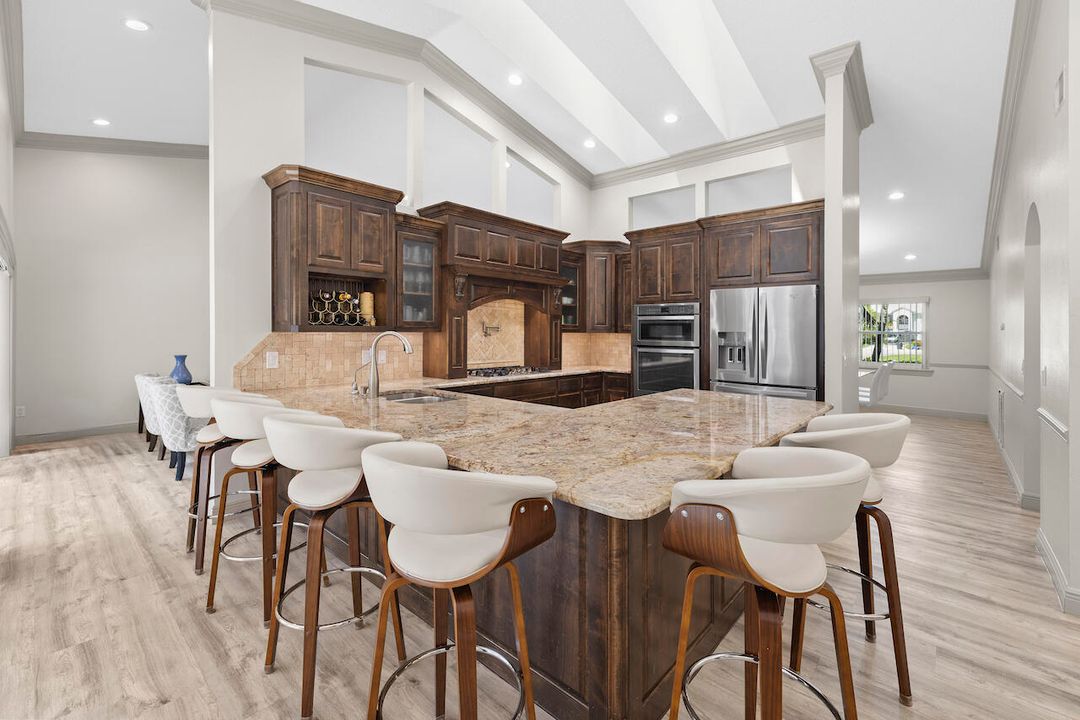 Active With Contract: $10,000 (4 beds, 2 baths, 2815 Square Feet)