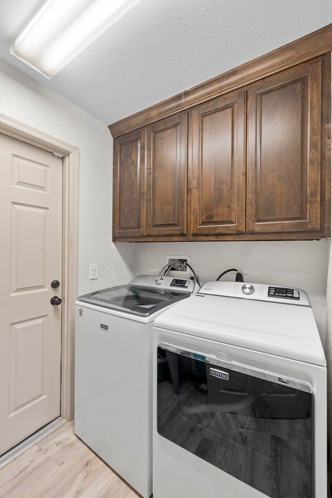 Active With Contract: $10,000 (4 beds, 2 baths, 2815 Square Feet)