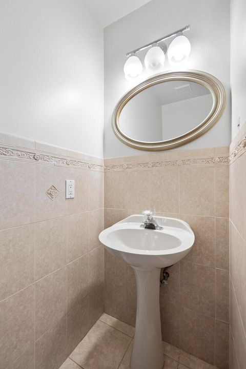 Active With Contract: $10,000 (4 beds, 2 baths, 2815 Square Feet)