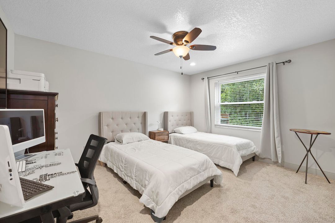 Active With Contract: $10,000 (4 beds, 2 baths, 2815 Square Feet)