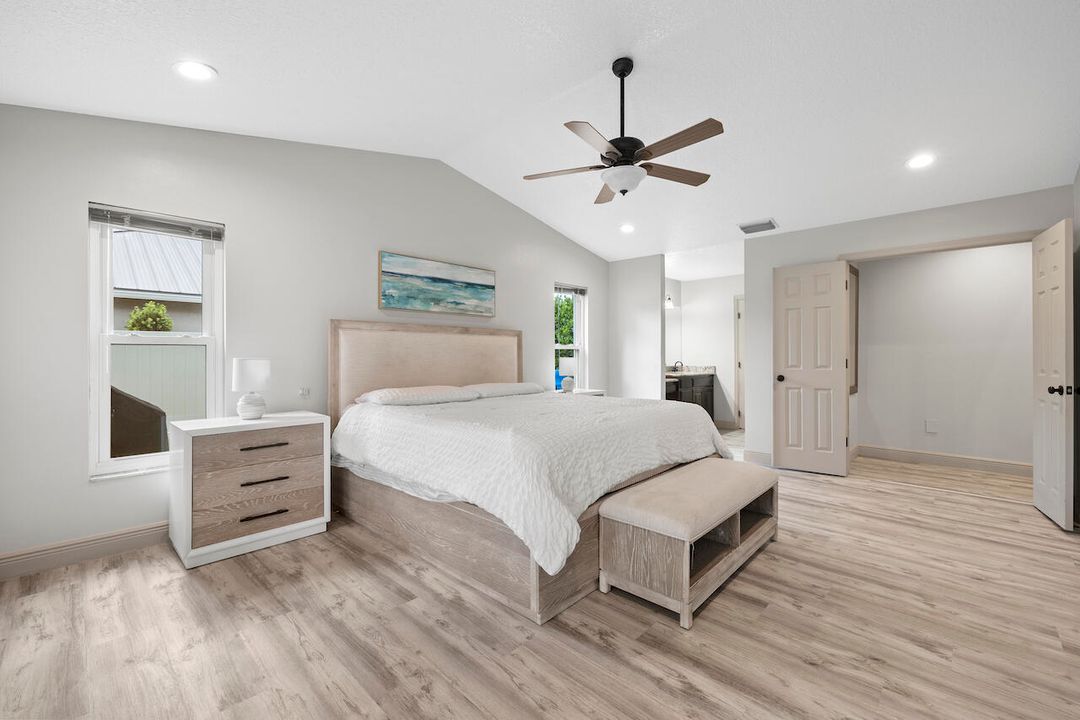 Active With Contract: $10,000 (4 beds, 2 baths, 2815 Square Feet)