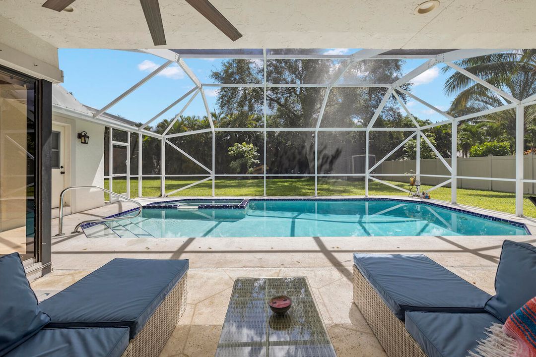 Active With Contract: $10,000 (4 beds, 2 baths, 2815 Square Feet)