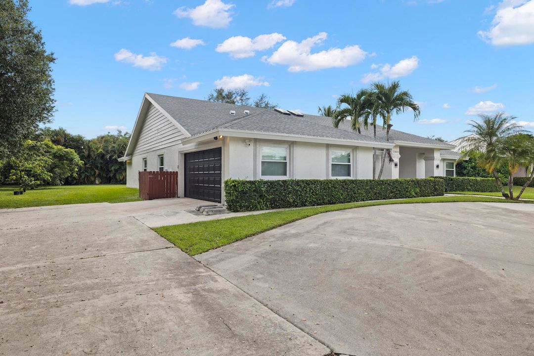 Active With Contract: $10,000 (4 beds, 2 baths, 2815 Square Feet)