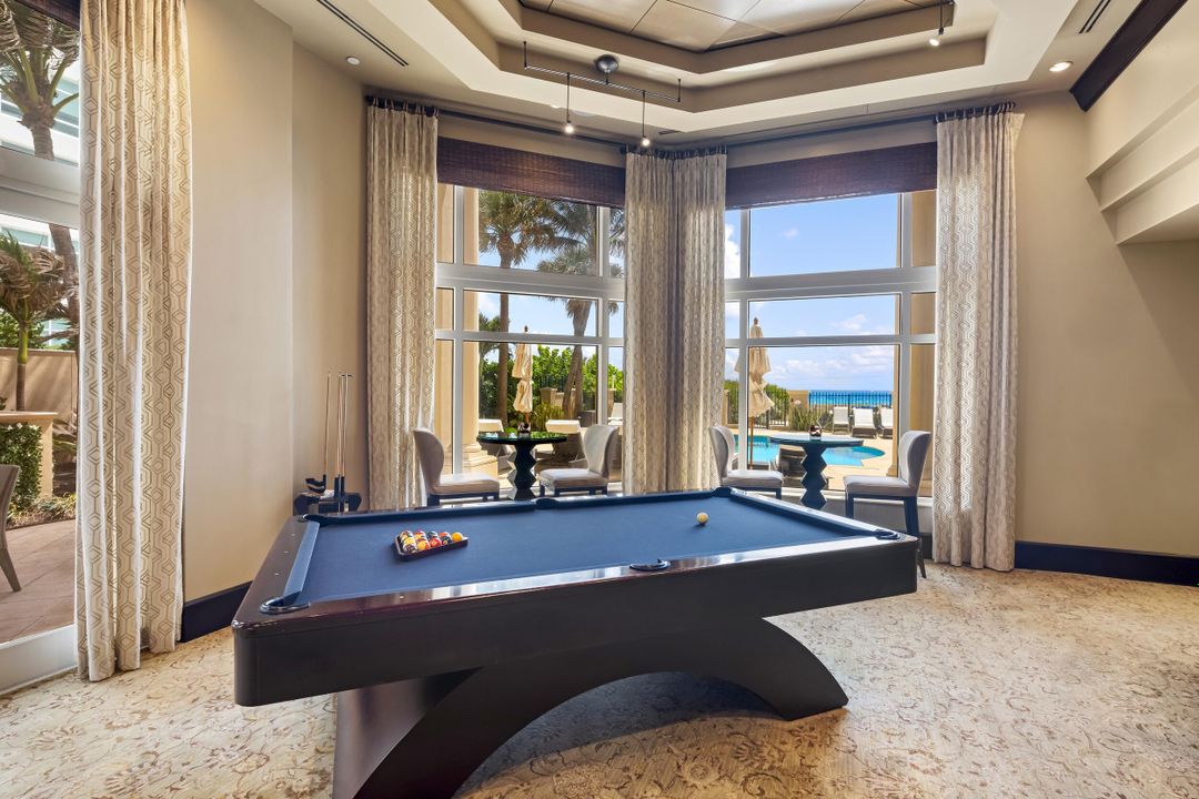 Под контрактом: $7,695,000 (4 спален, 4 ванн, 4482 Квадратных фут)