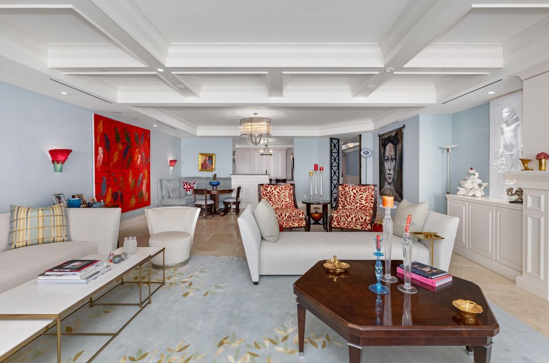 Под контрактом: $7,695,000 (4 спален, 4 ванн, 4482 Квадратных фут)