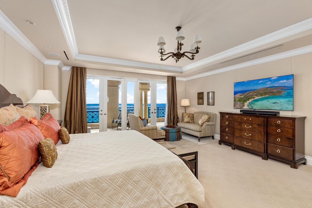 Под контрактом: $7,695,000 (4 спален, 4 ванн, 4482 Квадратных фут)