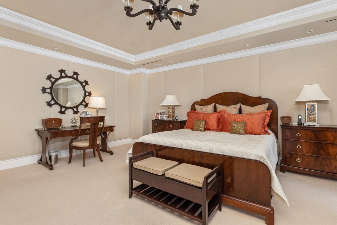 Под контрактом: $7,695,000 (4 спален, 4 ванн, 4482 Квадратных фут)