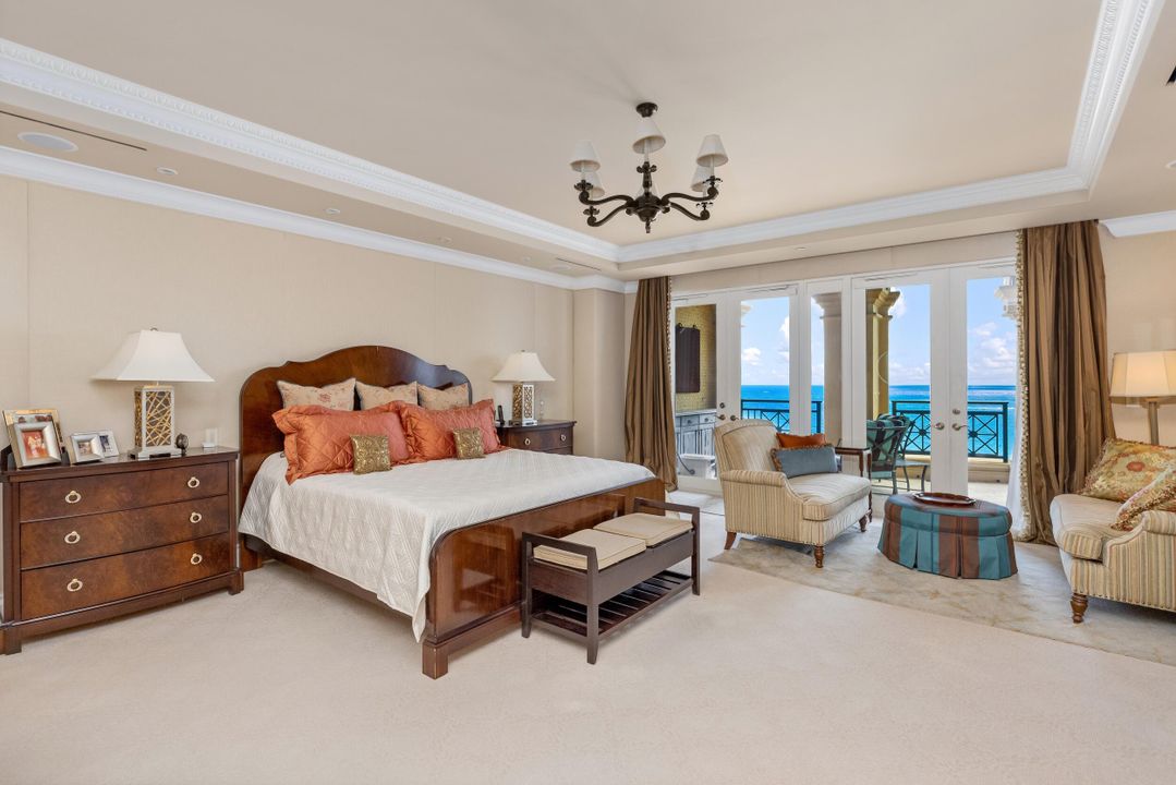 Под контрактом: $7,695,000 (4 спален, 4 ванн, 4482 Квадратных фут)